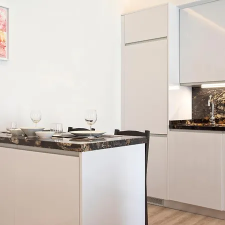 Precioso Con Terraza En La Nogalera By Rent Me * 托雷莫利诺斯